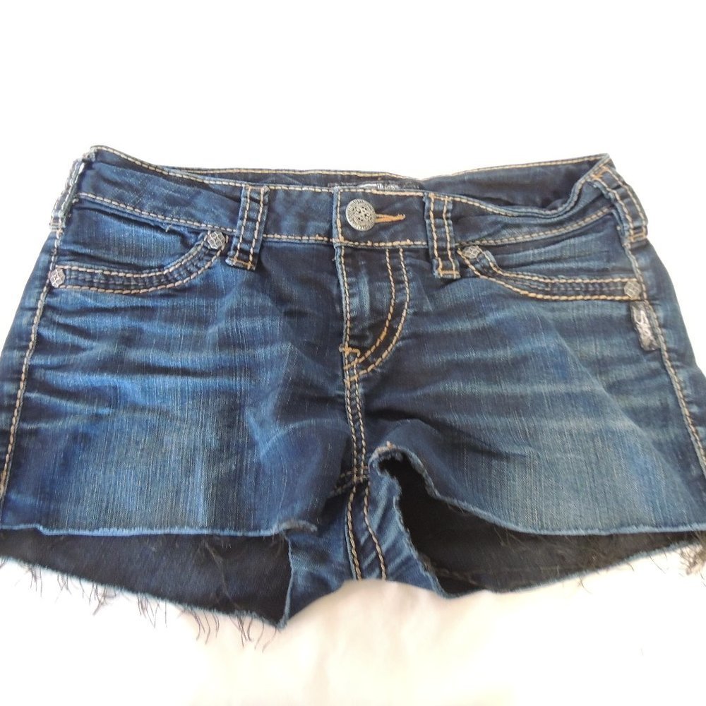 Silver Jeans Women's Suki Dark Wash Mid Rise Cutoff Shorts Size 28
